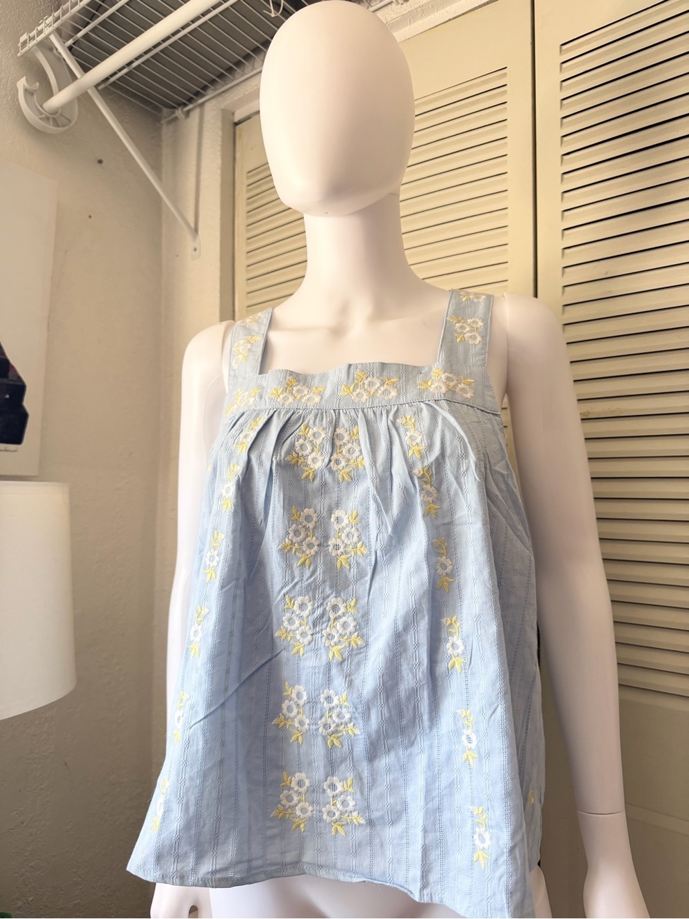 In Loom Pale Blue Embroidered Sleeveless Top NWT Size M Floral Cotton Boho